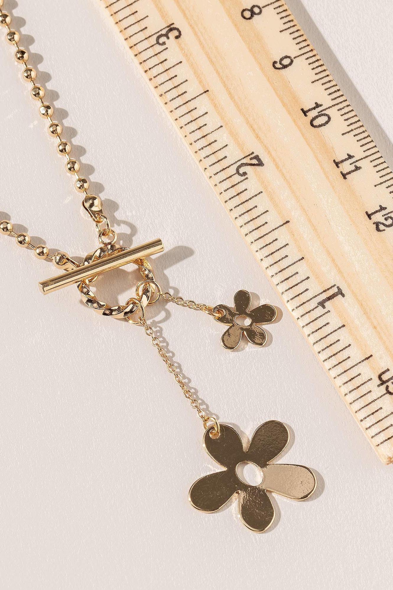 Daisy Charm Necklace - Strawberry Moon Boutique